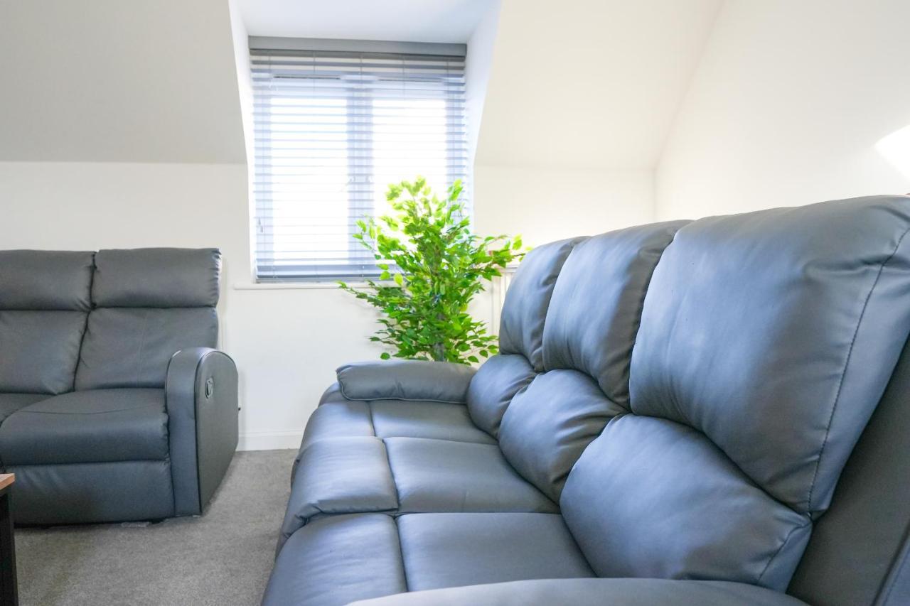 Stunning Two-Bedroom Apartment At A3Ree, Free Parking, Near Cribbs Causeway Mall Bristol Exterior foto